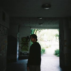 Beitragsbild zur Single „Regie“ von TOBER