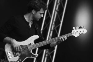 Wie Stefan Dresler als Co-Produzent und Bassist den Klang der Luisenburg-Festspiele mitgestaltet